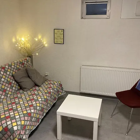 Rodo Souterrain - 2 Mit 1 Schlafzimmer Apartment *