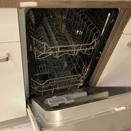 Rodo Souterrain - 2 Mit 1 Schlafzimmer *